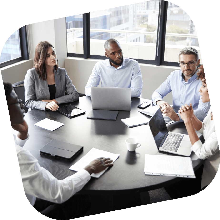 Com SYOOU você tem a possibilidade de compartilhar e trocar cartões de visita com uma ou mais pessoas.